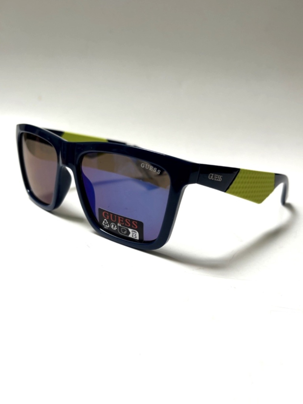 New GUESS Classic Sunglasses GO00067 Acetate Navy Blue Iridescent Lens Green